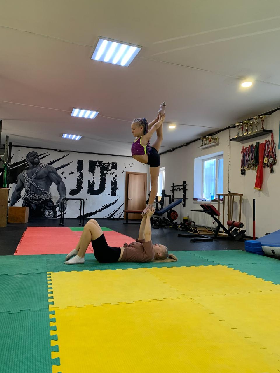 Тренировка в спортзале