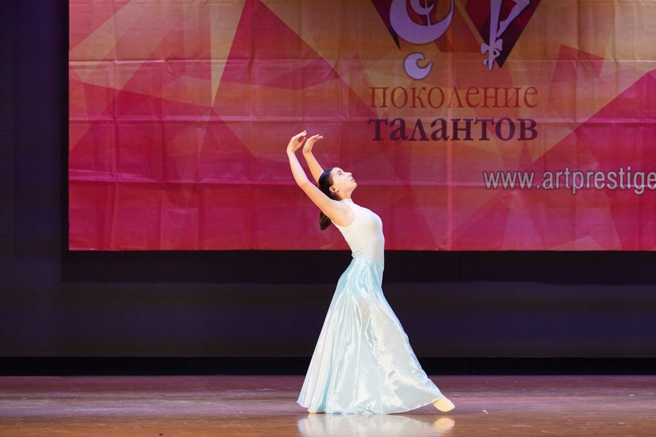 Сольное выступление в белом